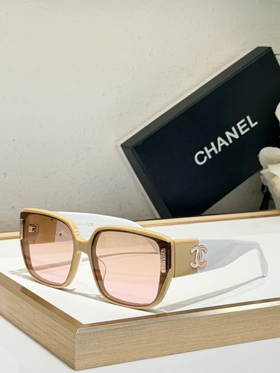 Picture of Chanel Sunglasses _SKUfw80236333fw
